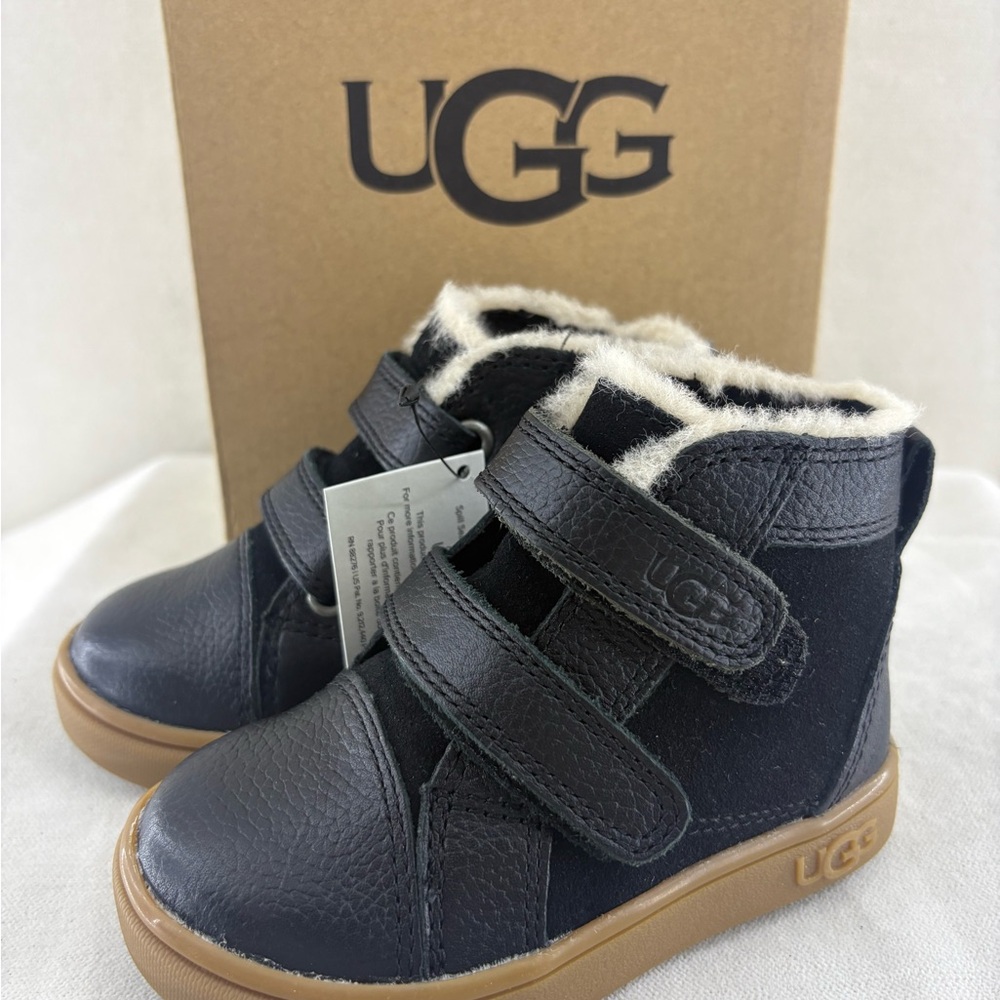 UGG Trennon unisex Black Leather Velcro Booties size toddler 6